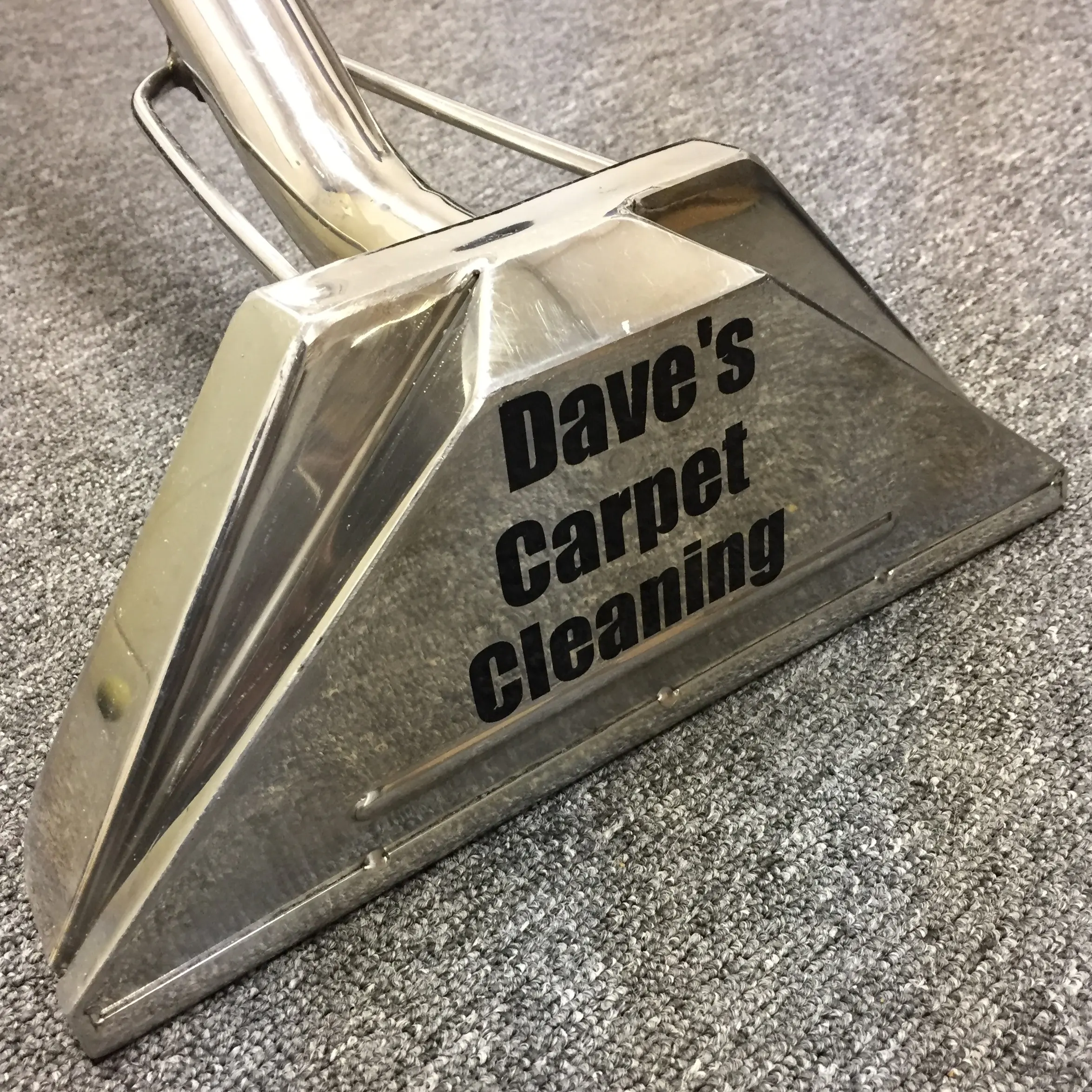 Hot water extraction steam carpet cleaning wand used by Dave’s Carpet & Furniture Cleaning for deep fiber cleaning